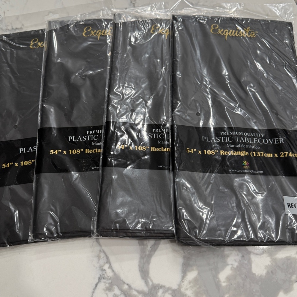 Set of 4 Exquisite black plastic rectangular tablecover 54 x 108